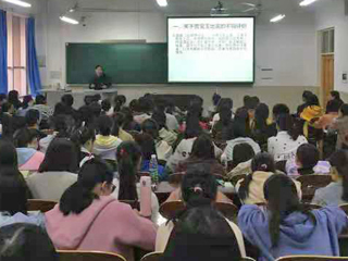 曲阜师范大学刘相雨教授应邀到冰球官网讲学
