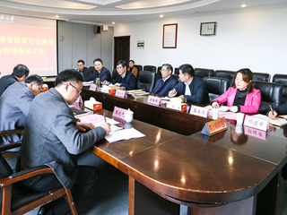 省教育厅专家组到冰球官网调研指导学科建设工作
