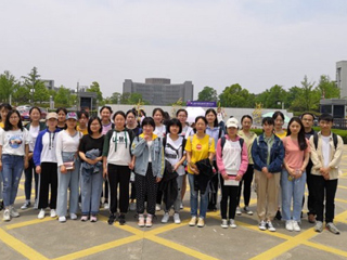 冰球官网选手从2019年全国大学生英语竞赛安徽赛区赛场喜传捷报