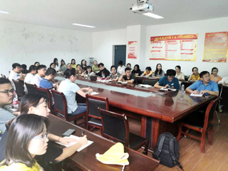 南京师范大学杨光教授来冰球官网作学术报告