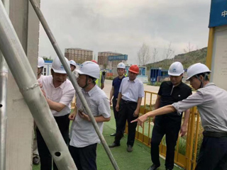 河南城建学院副院长贺国营一行来冰球官网考察