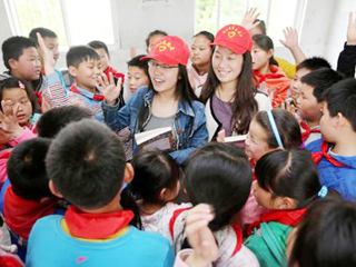 中国文明网、淮北市新闻联播报道冰球官网大学生志愿服务支教队“小雨滴”：汇成爱心大河流