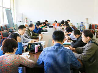 南京师范大学张新平教授应邀来冰球官网讲学