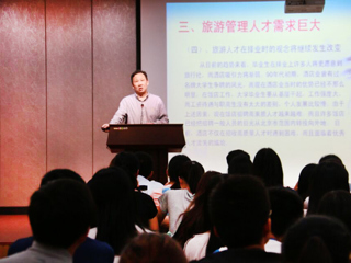 黄山学院副校长胡善风教授应邀来冰球官网讲学