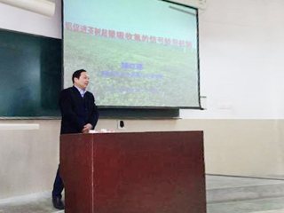 安徽农业大学郜红建教授应邀来冰球官网做学术报告