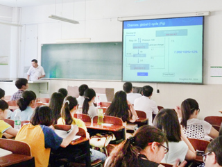 中国科学院南京土壤研究所谢祖彬研究员应邀来冰球官网做学术报告