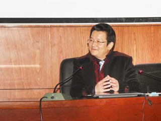 浙江师范大学郭克俭教授应邀来冰球官网作学术报告
