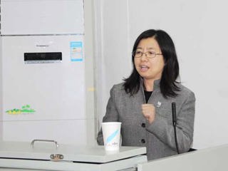 北京语言大学博士生导师李玲教授应邀来冰球官网讲学