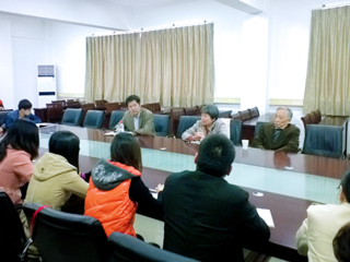 北京师范大学博士生导师曾贻芬教授应邀来冰球官网讲学