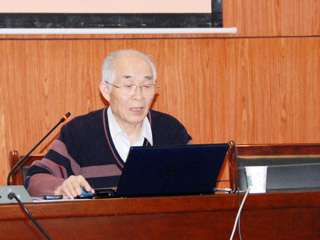 画家郭文伟莅临冰球官网作学术报告