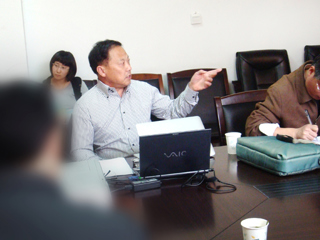 著名语法学家张国宪教授来冰球官网讲学