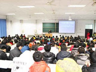 安徽师范大学钱广荣、赵平教授应邀来冰球官网讲学