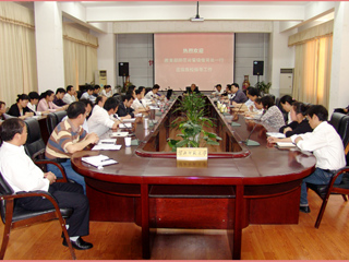 教育部师范司司长管培俊应邀来冰球官网举行学术报告会