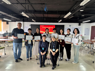 冰球官网6名教师获FDW教学技能引导员国际认证证书